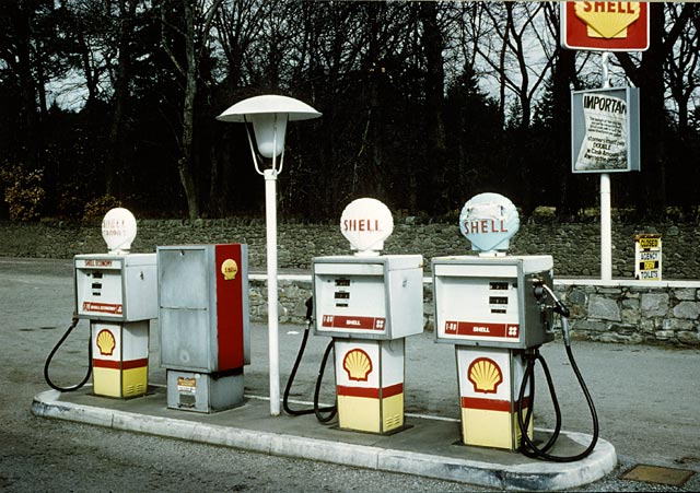 0_my_photographs_scotland_petrol_pumps_-_shell_x_3.jpg