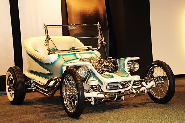 petersen_automotive_museum_1959_outlaw_ed_big_daddy_roth-7.jpg
