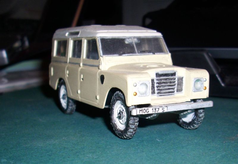Land Rover_3.jpg
