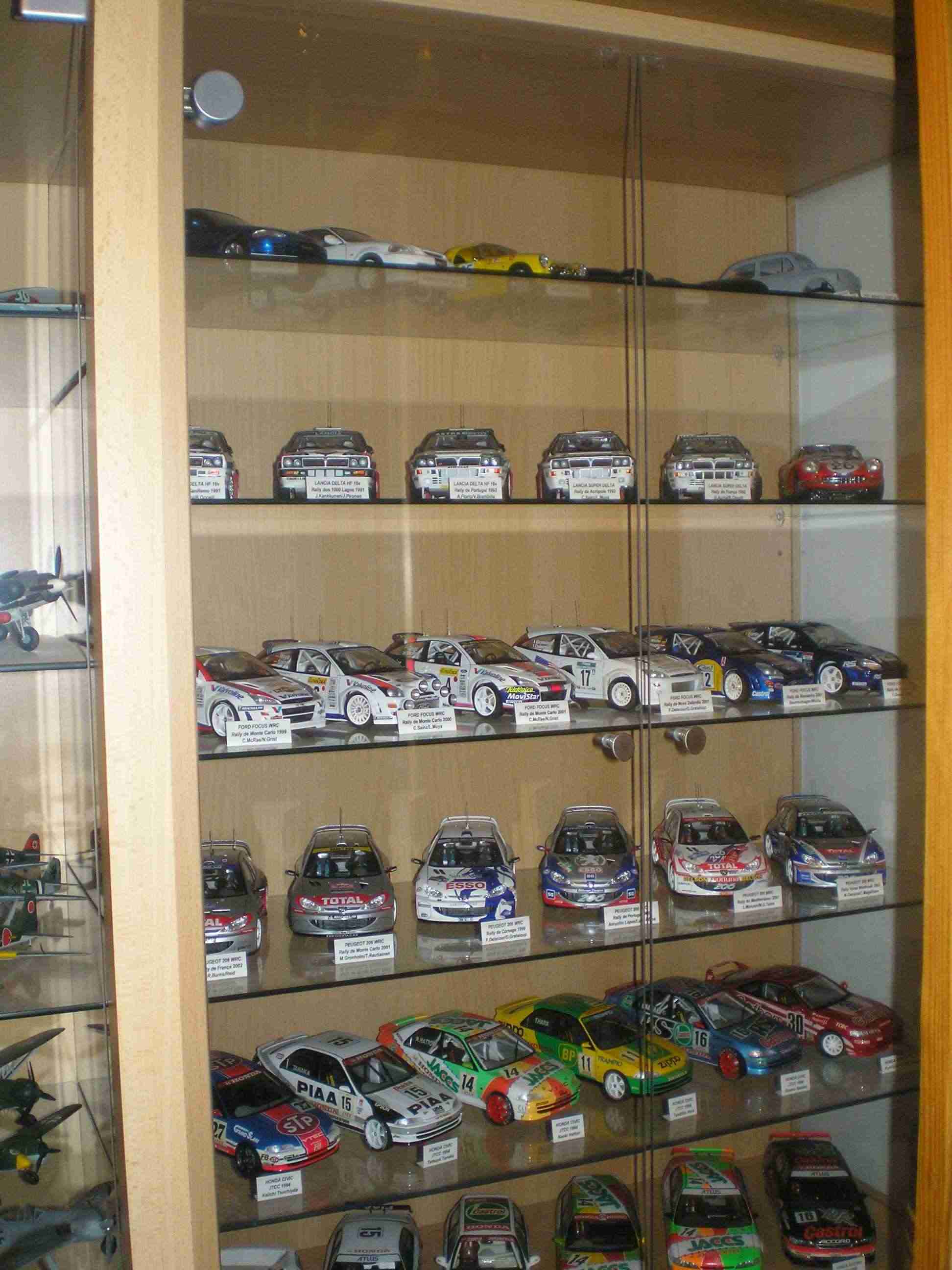 Automóveis 1/24