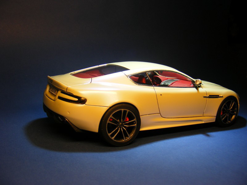 Aston Martin DBS (4).JPG