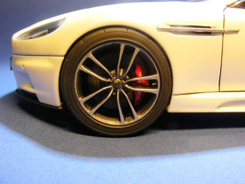 Aston Martin DBS (10).JPG