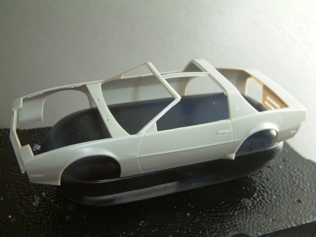 À espera de ser pintado com a cor preta [TS-14 Black]