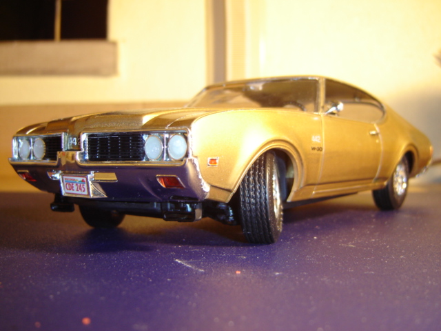 Oldsmobile 4-4-2 W30 (1969) - AMT