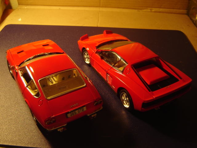 Ferrari 365 GTB/4 «Daytona» (1968) - Revell e Ferrari Testarossa (1985) - Tamiya