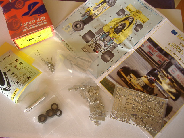 RenaultRS01 007.jpg