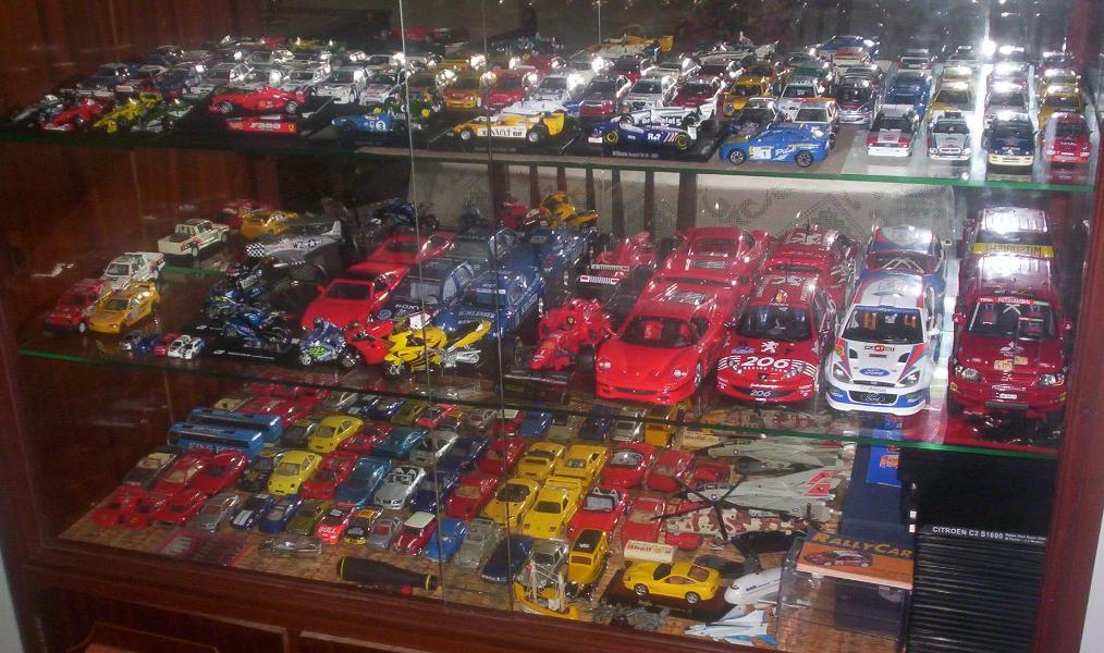 Estante Miniaturas.JPG