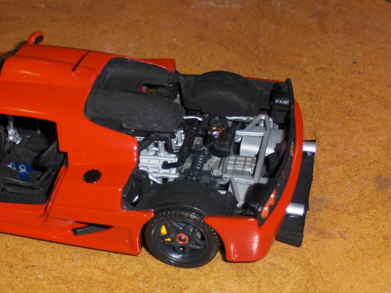Motor  mais detalhado, com tomada de ar para o motor feita em resina acrilica