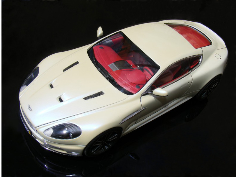 Aston Martin DBS (8).JPG