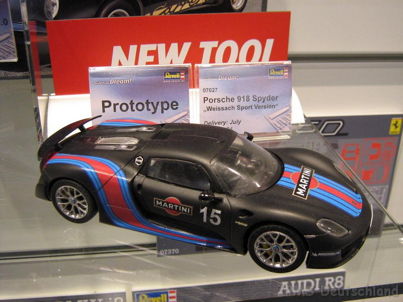 Revell_39.jpg