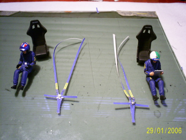 Tudo pronto colocar o boneco no banco