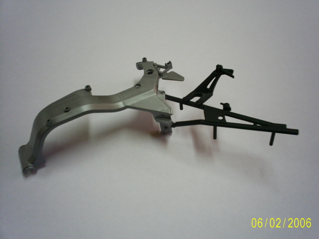 Chassis com uma parte pintado de preto